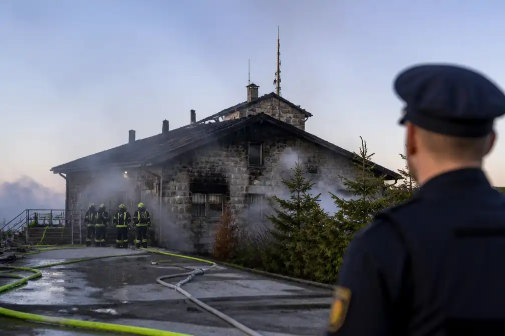 Brand in 'Adelaarsnest' van Hitler in Beieren laait opnieuw op