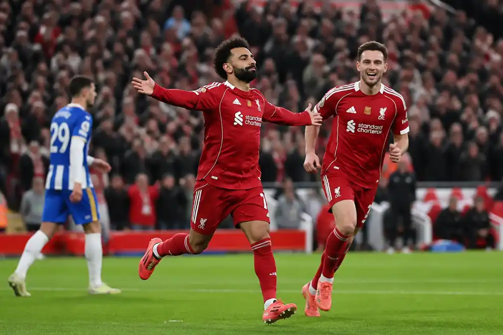 Liverpool verslaat nummer drie Brighton met 2-0 en stijgt naar vierde plaats