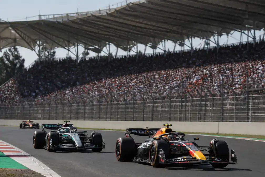 Grand Prix van Mexico: Verstappen en titeljagende Antonelli in actie in negentiende race