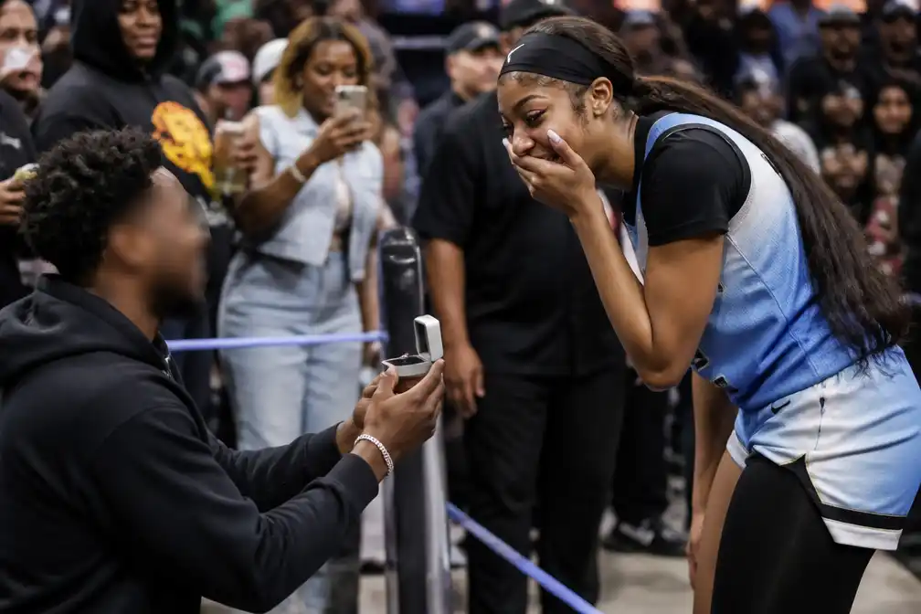 WNBA-ster Angel Reese wijst huwelijksaanzoek van fan tijdens Finals af