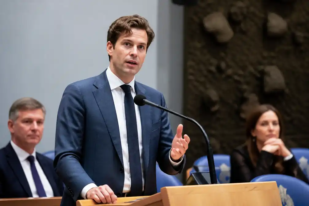 Eerenberg komt met aangepast belastingplan, irritatie bij oppositie