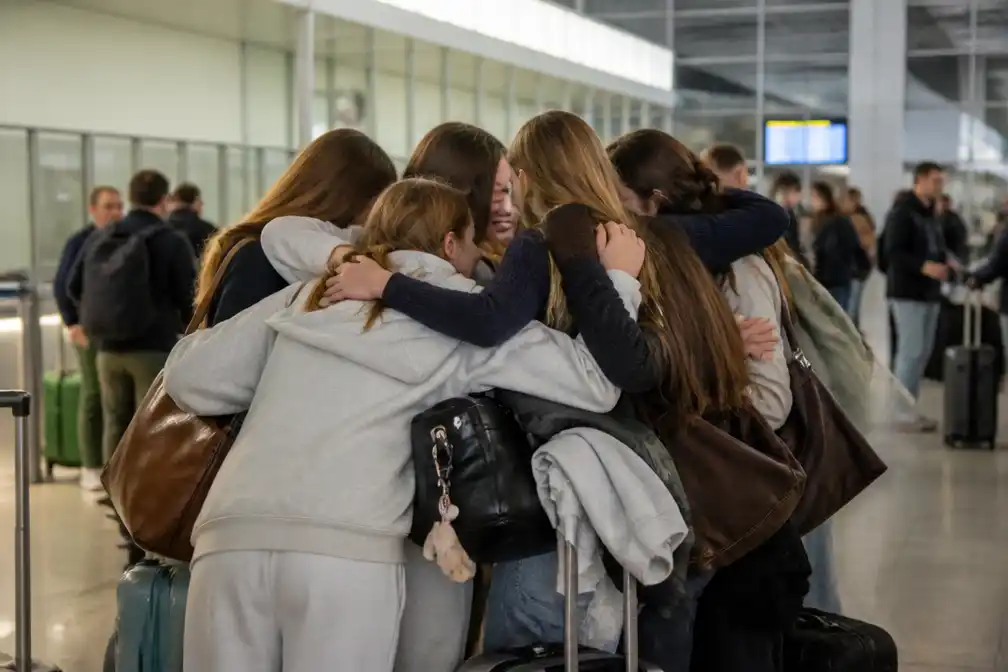 Leerlingen Sint-Gummaruscollege Lier twee dagen later thuis na geschrapte vlucht