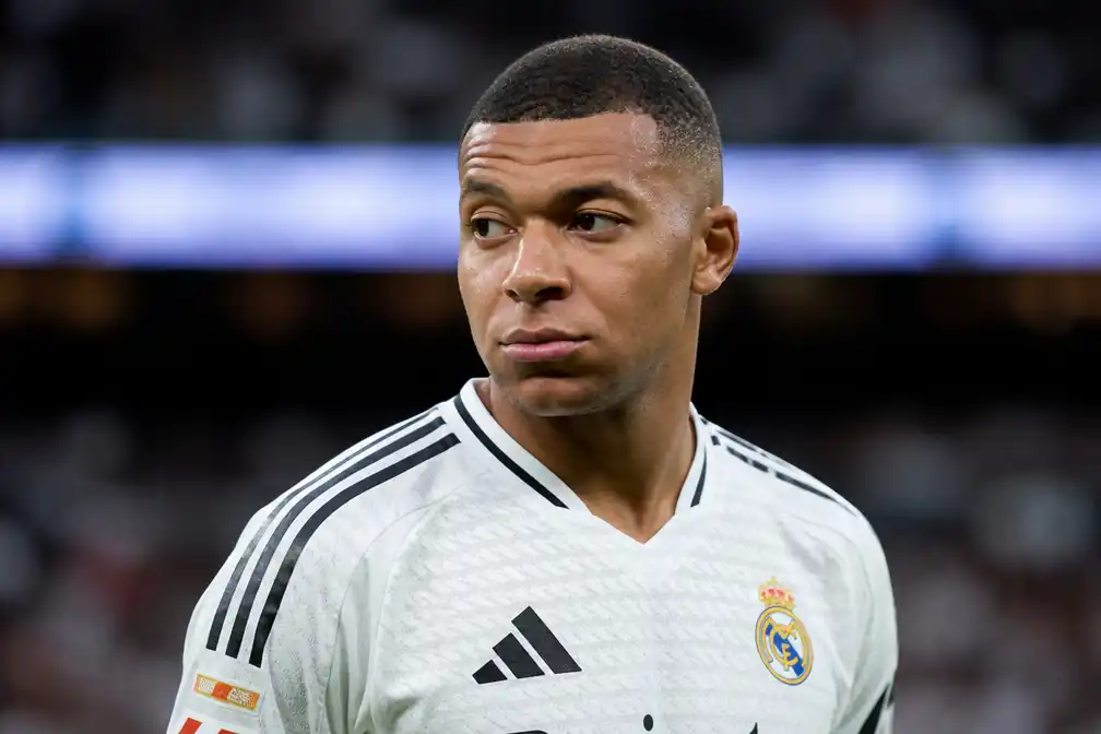Dongpeng en Mengniu beëindigen samenwerking met Mbappé na uitspraak over Mao