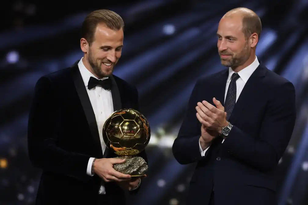 Prins William feliciteert Harry Kane met winst Ballon d'Or