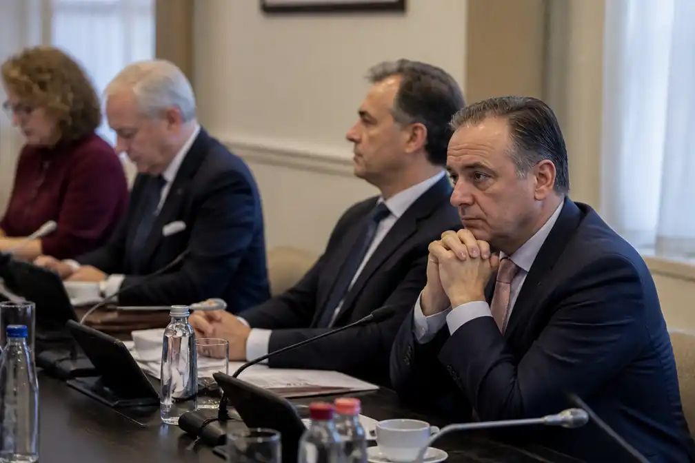 MR vraagt samen met oppositie uitleg aan minister Verlinden over i-Police