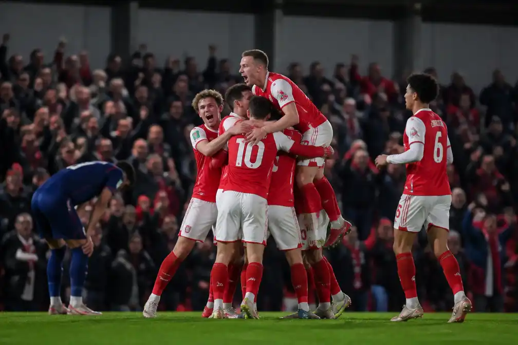 Fleetwood Town schakelt Arsenal na strafschoppen uit in Carabao Cup