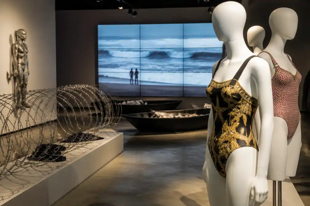 Expo Hoogtij opent in BRUSK Brugge: de zee als motor van mode en kunst