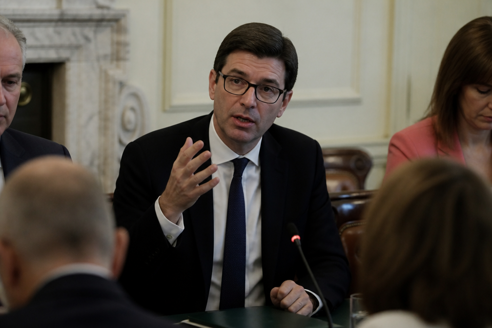 Burnham maant ministers tot stilte over Brexit voor herziening EU-koers