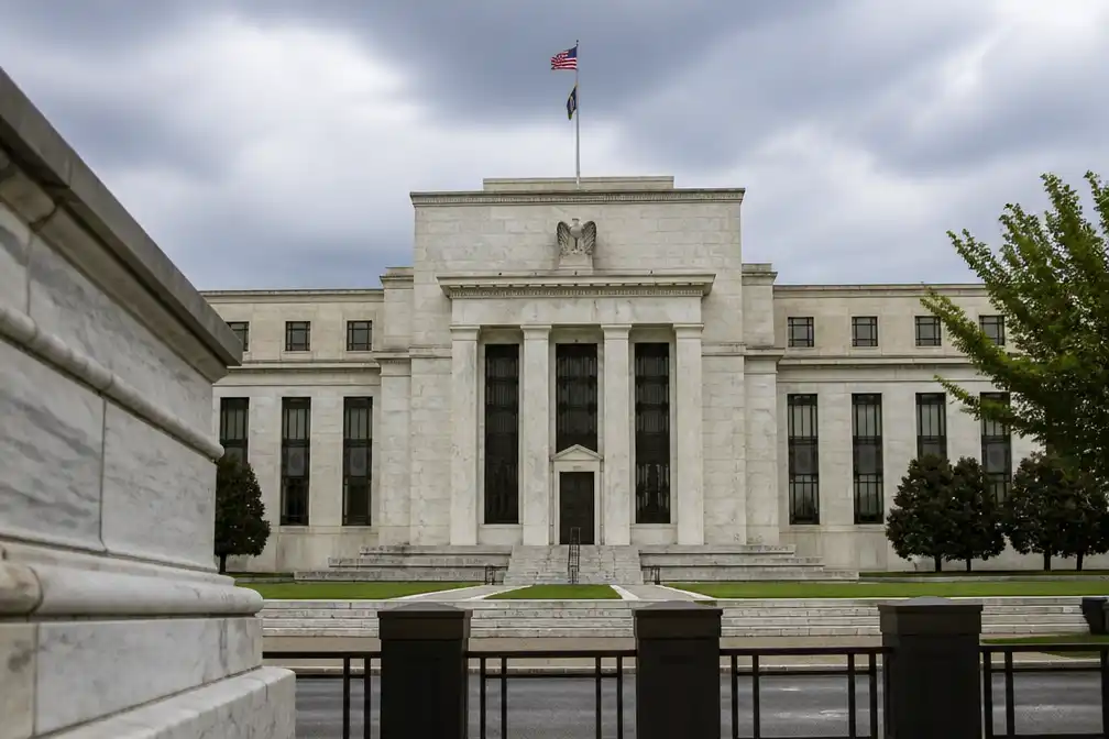 Federal Reserve houdt rente ongewijzigd en noemt inflatie nog altijd te hoog