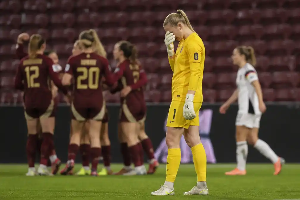OH Leuven rust met 3-0-achterstand in Genève na flater Seynhaeve