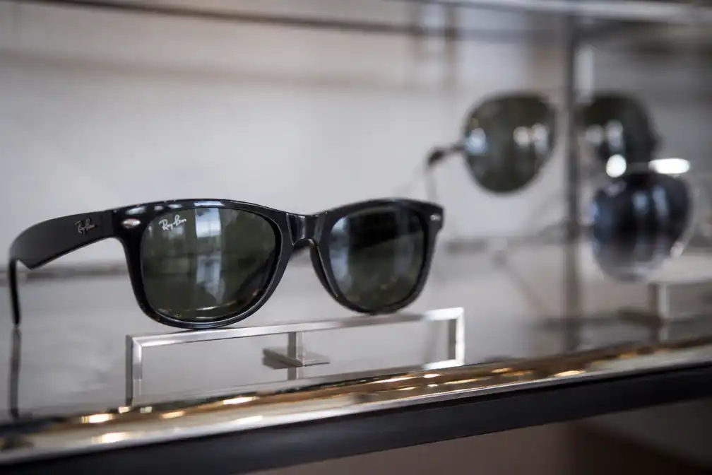 Ray-Ban-erfgenaam Rocco Basilico slaat bod van 3,5 miljard euro op belang af