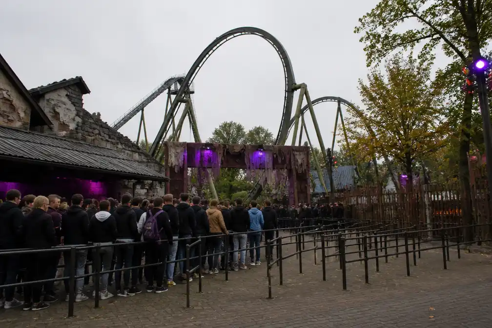 Walibi laat minder bezoekers toe na massale vechtpartijen