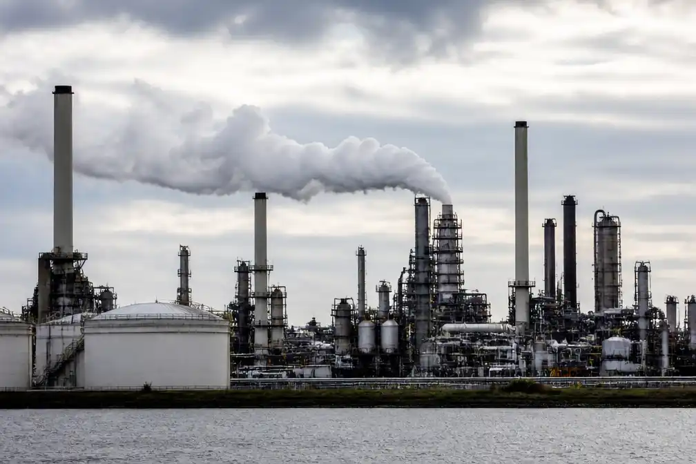 Afzetprijzen Nederlandse industrie 8,3 procent hoger door duurdere olie