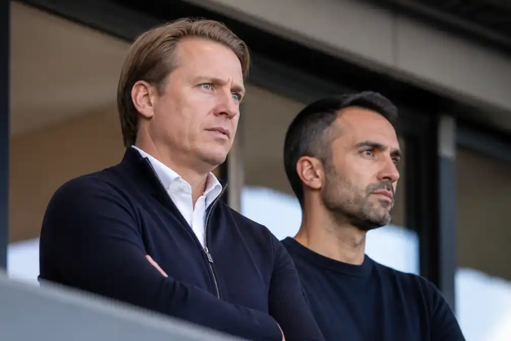 Anderlecht-CEO Bornauw houdt vertrouwen in Vítor Bruno, maar wijst op 'te veel geëxperimenteer'