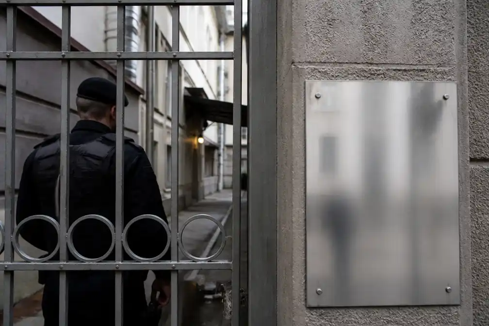 Novaja Gazeta stopt na ruim dertig jaar onder druk van Russische autoriteiten