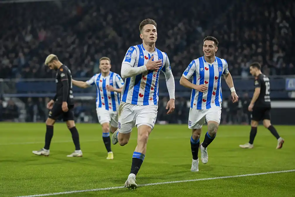 Heerenveen verslaat NEC met 1-0 en pakt derde eredivisiezege op rij