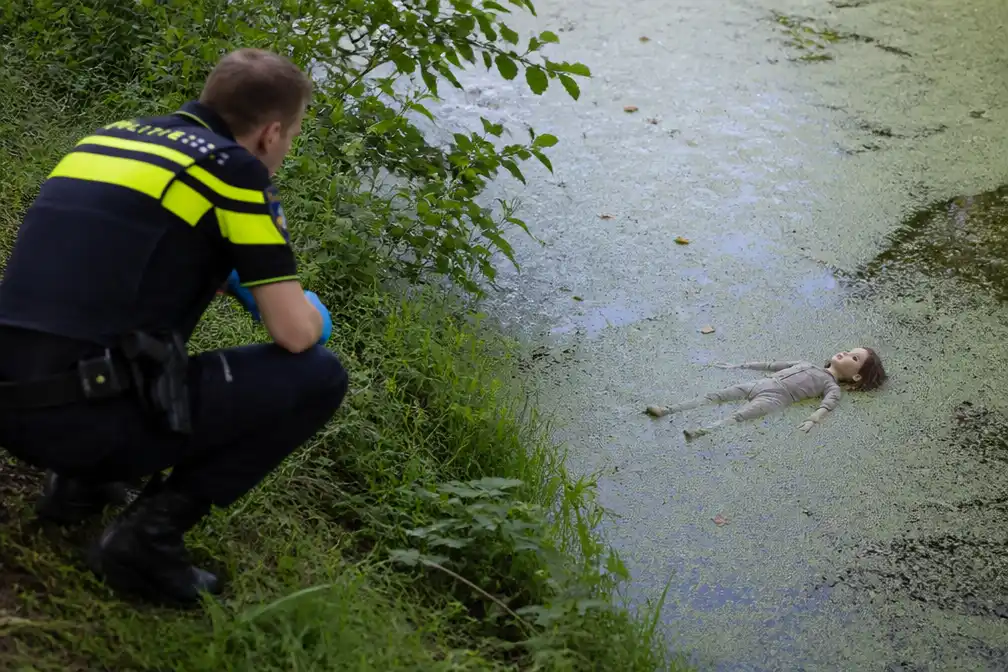 Levensechte pop veroorzaakt politieonderzoek in Appingedam