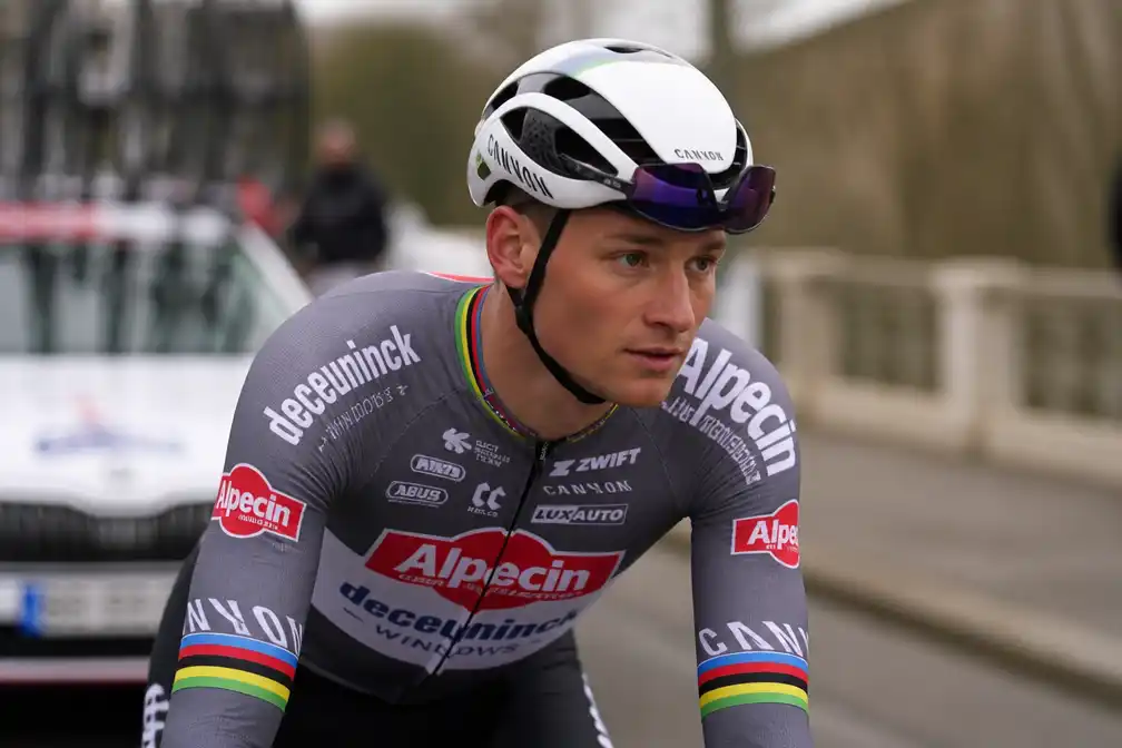 Van der Poel begint Tour de France in Barcelona, mikt op sterke ploegentijdrit