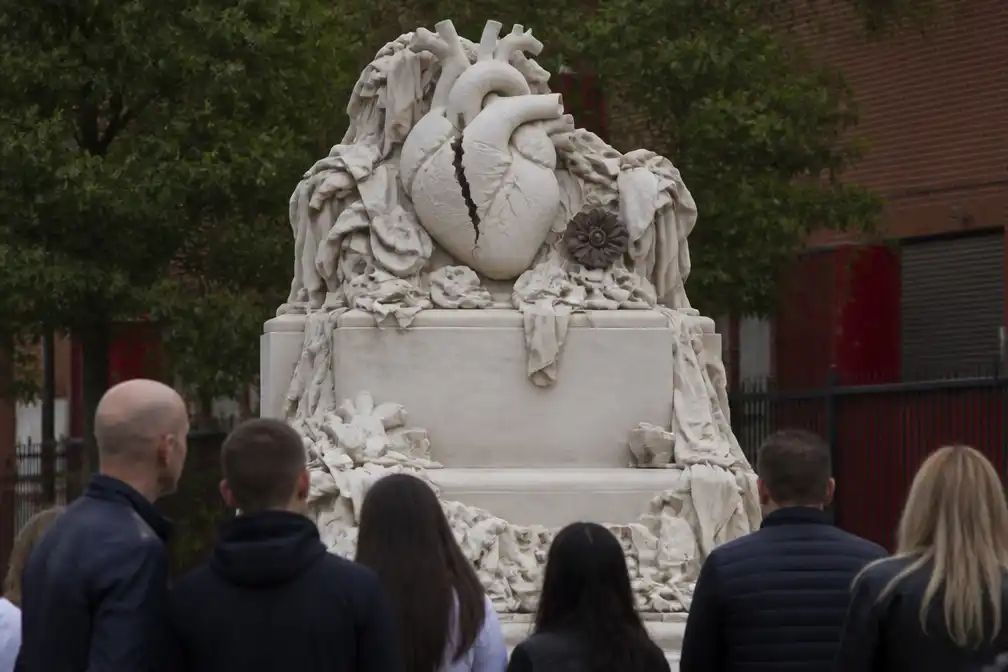 Liverpool onthult monument voor Diogo Jota en broer op sterfdag