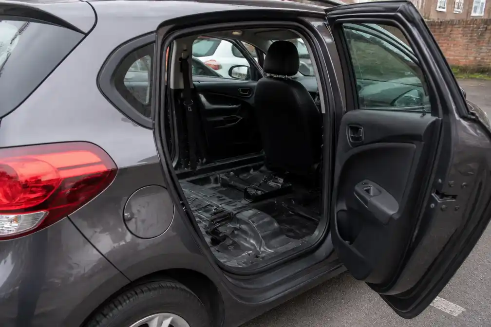 Autodieven stappen over van katalysatoren naar stelen van achterbanken in Frankrijk