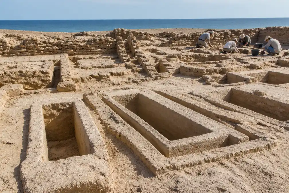 Egyptische archeologen ontdekken oude graven en Byzantijnse nederzetting aan de kust