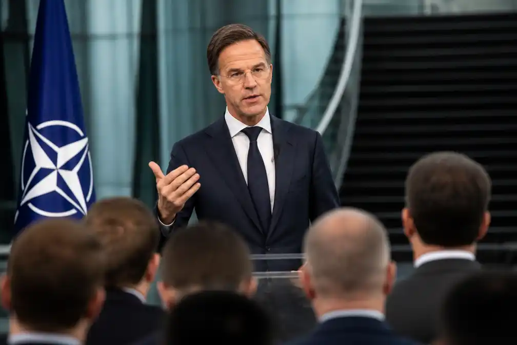 Navo-top in Ankara: Rutte: bondgenoten besteden 4% bbp aan defensie
