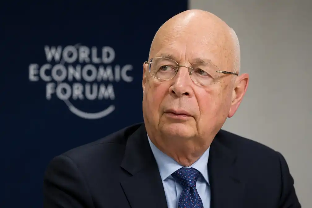 WEF-oprichter Klaus Schwab doet aangifte na vondst afluisterapparaat in huis