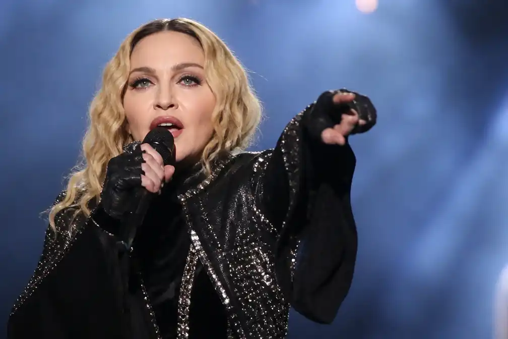 Madonna eerste Amerikaanse vrouw met nummer 1-albums in VK in vijf decennia