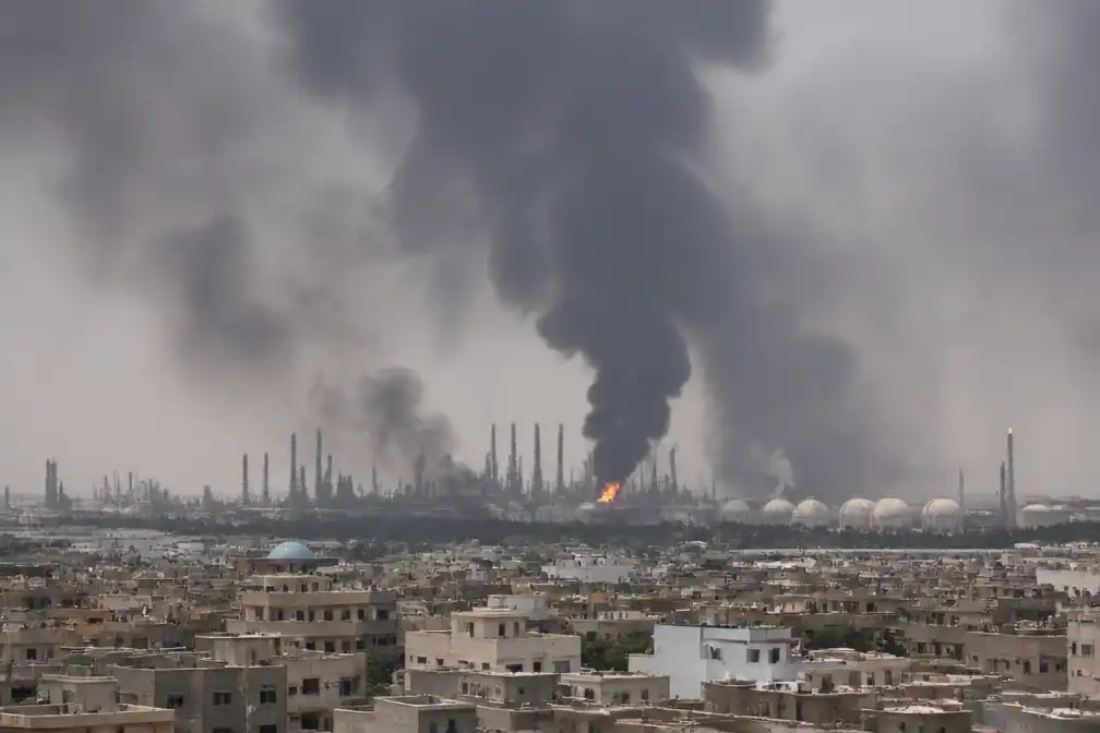 VS-slagen op Iran doden één, Iran valt Amerikaanse bases aan in Koeweit, Jordanië en Bahrein