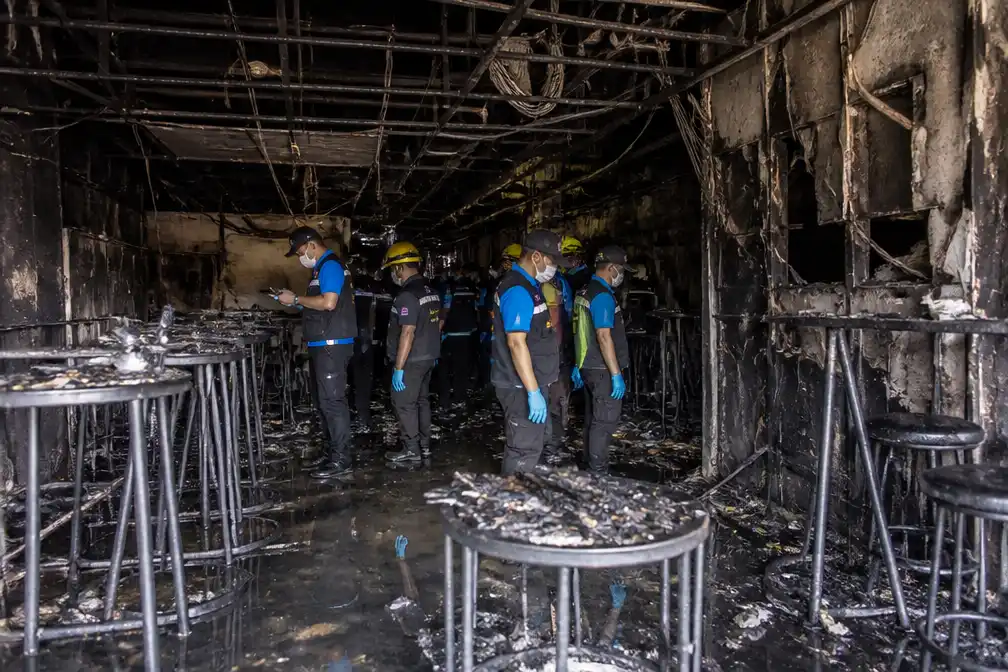 Minstens 27 doden bij brand in Bangkokse bar; veiligheidsproblemen geconstateerd