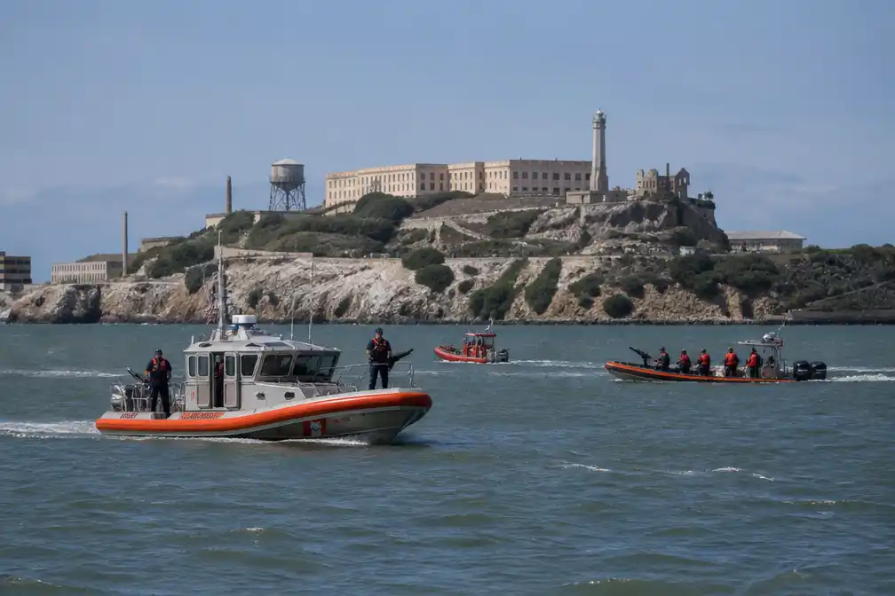 Dode en twee vermisten na zinken toeristenboot bij Alcatraz in San Francisco