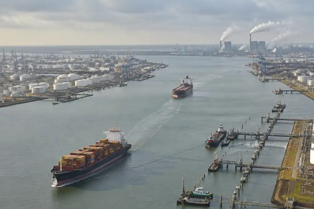 Goederenoverslag havens Antwerpen-Brugge daalt in eerste helft 2026