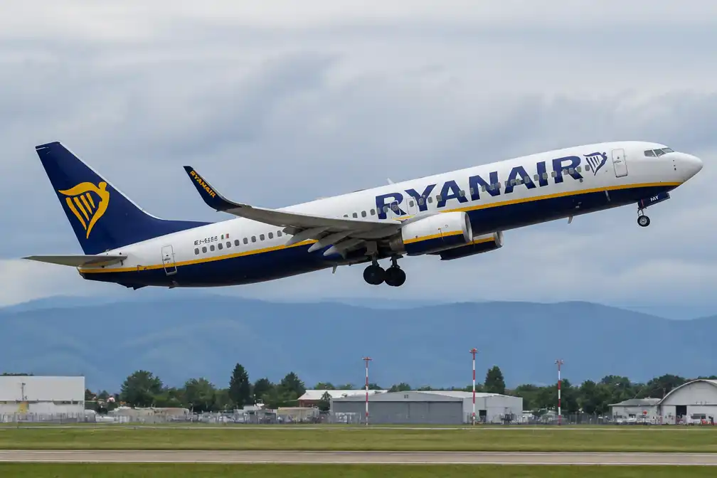Ryanair-passagier deels uit raam gezogen tijdens vlucht