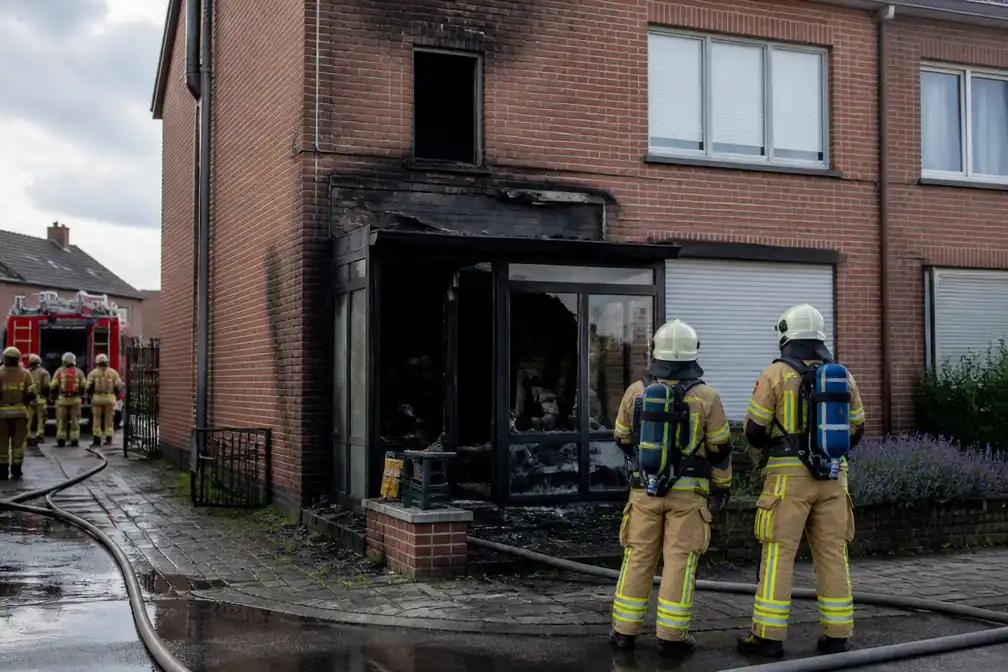 Gezin met vijf kinderen dakloos na brand in sociale woning in Aalbeke