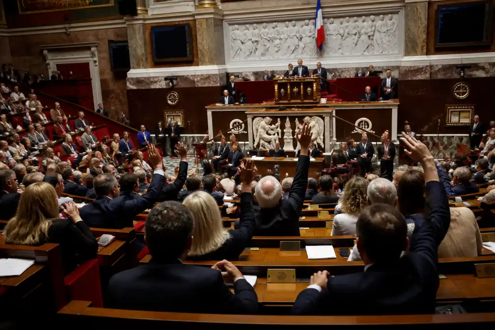 Frankrijk eerste EU-land dat sociale media verbiedt voor jongeren onder 15