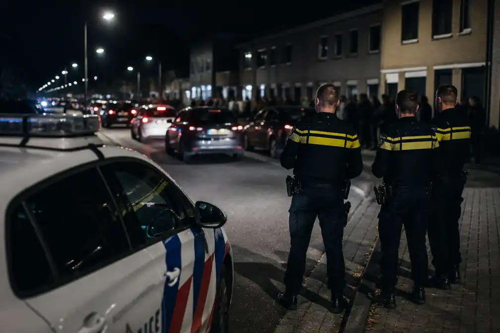 Rotterdam legt ongekend nachtelijk gebiedsverbod op in wijk De Esch