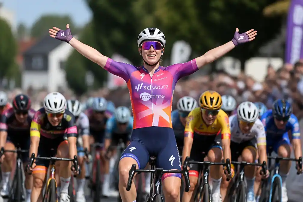 Lorena Wiebes wint ook tweede etappe in Ronde van Polen, Lotte Kopecky vierde