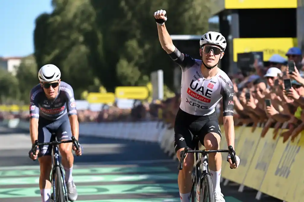 UAE Emirates grootverdiener in Tour de France, Pogacar pakt vijfde zege