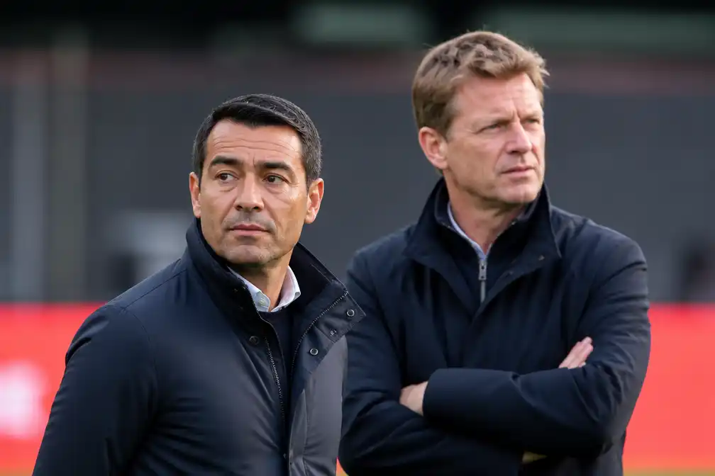 Giovanni van Bronckhorst keert terug als hoofdtrainer Feyenoord, Hulshoff assistent
