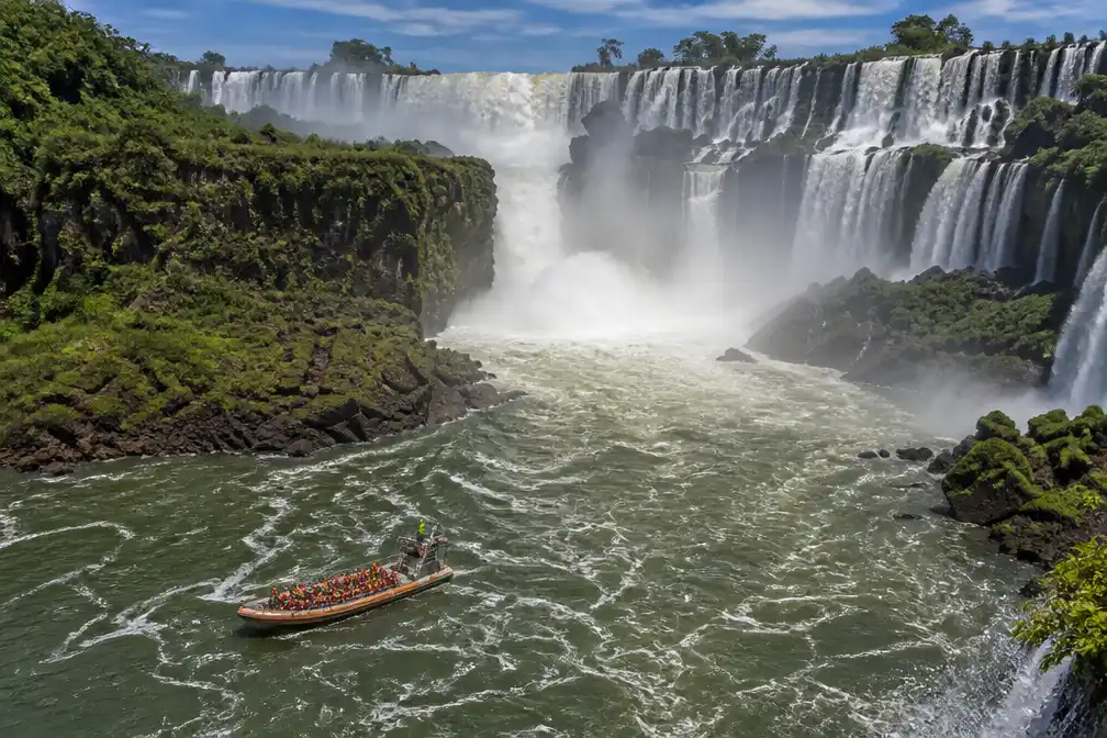 Nederlandse ondernemer (25) omgekomen bij bootongeluk in Braziliaanse Iguaçu-watervallen