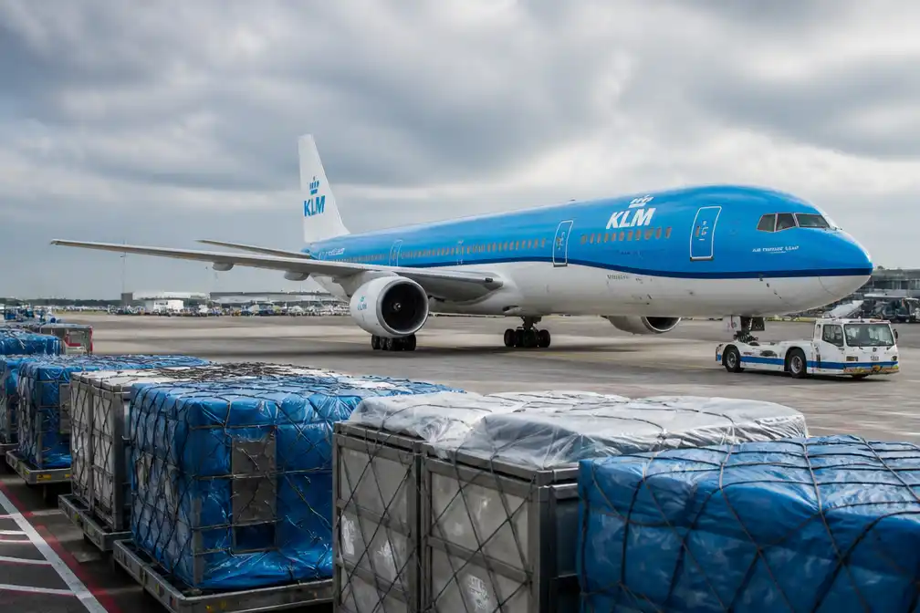 KLM boekt meer winst door duurdere kerosine door te berekenen ondanks Iranoorlog
