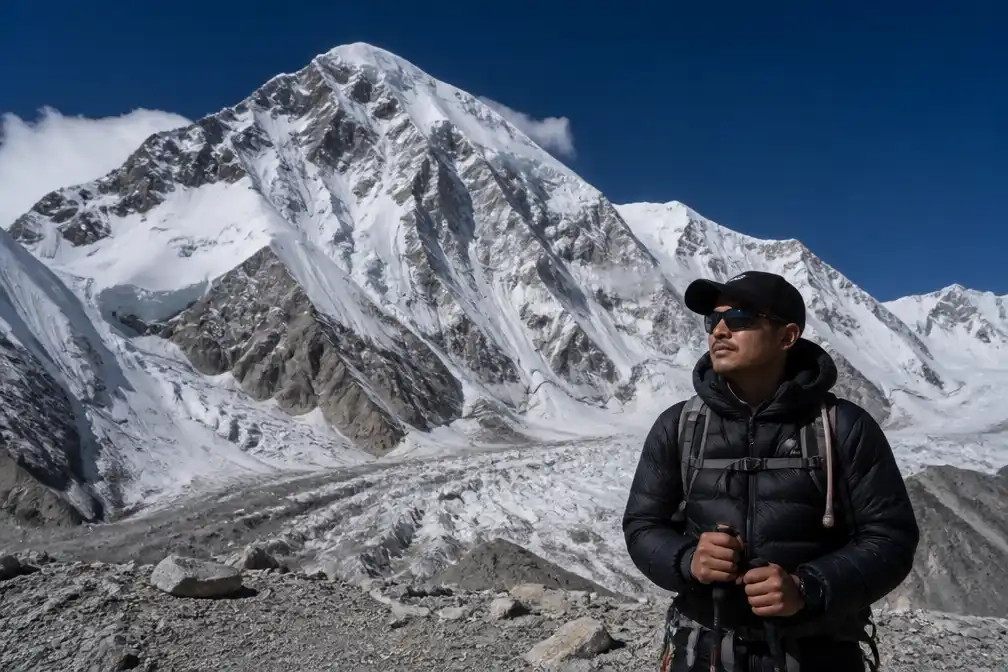 Nirmal Purja onder 10 vermiste klimmers na lawine op Broad Peak