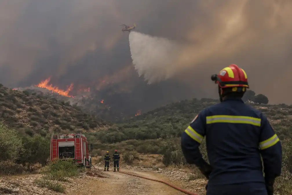 Situatie natuurbrand Kreta iets verbeterd, maar vuur nog niet onder controle